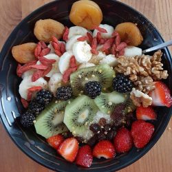Chloé Pointcheval, naturopathe Orléans et Courtenay - assiette de fruits